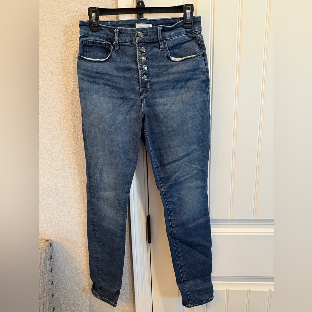 Good American High Rise button Front Blue Jeans sz 8/29